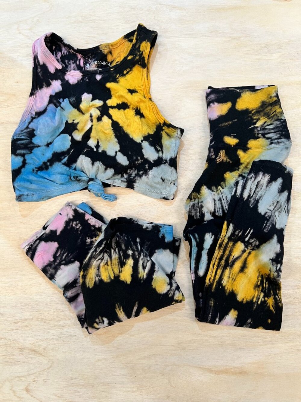 Electric & Rose Tie Dye 3 Piece Set Tank Shorts Leggings S/M
